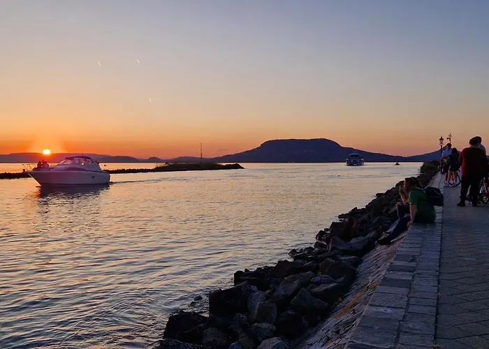 Boni Nyaralohaz * Balatonboglár