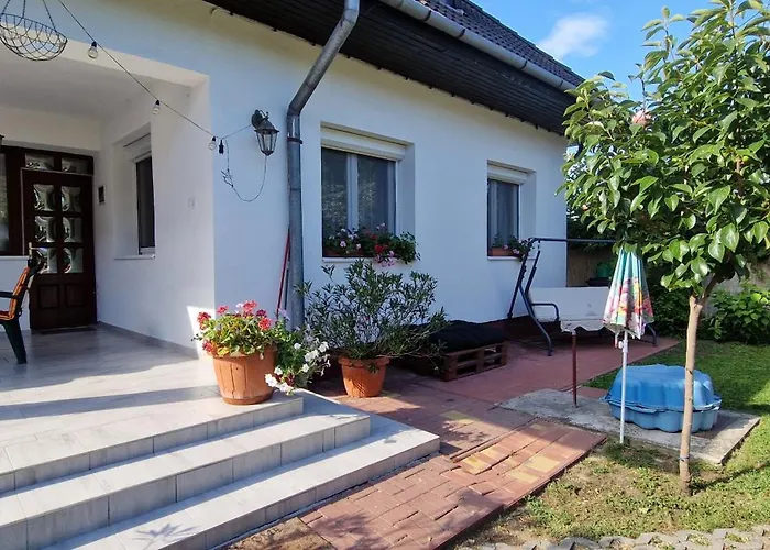 Boni Nyaralohaz * Balatonboglár